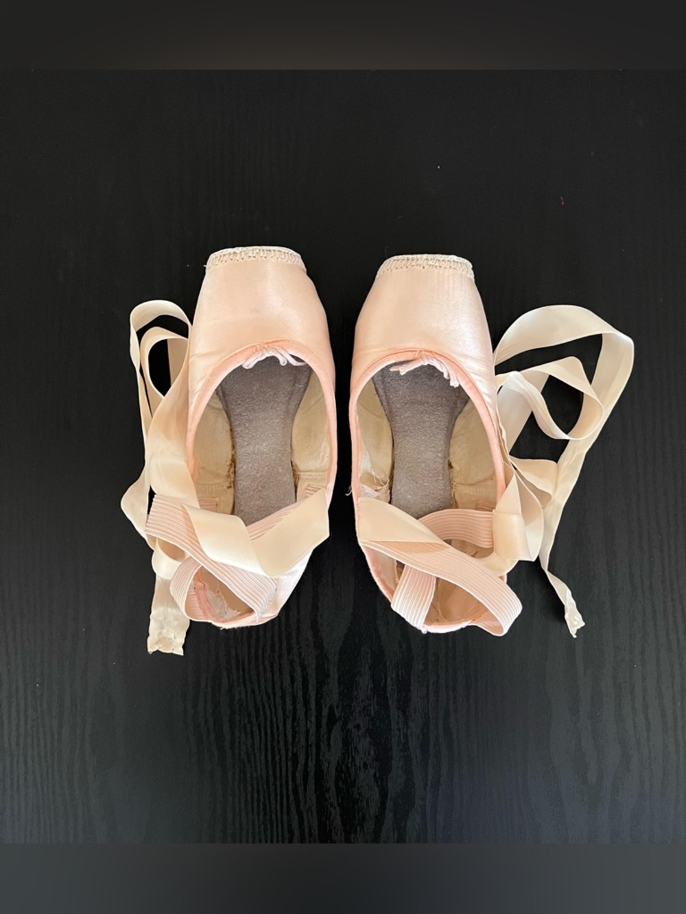 Suffolk Sheffield Pointe Shoes with Ribbons/Elastics and Darning
4 1/2 XX